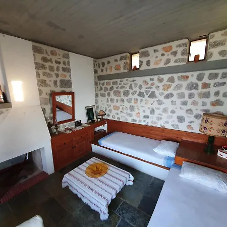 Holiday home Oly & Nikiforo's House *