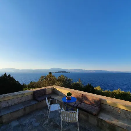 Oly & Nikiforo's House Pefkali