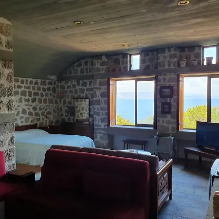 Holiday home Oly & Nikiforo's House