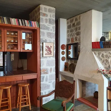 Oly & Nikiforo's House Pefkali