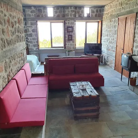 Oly & Nikiforo's House Feriehus Pefkali