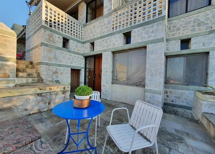 Oly & Nikiforo's House Semesterbostad *